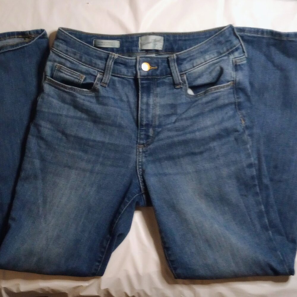 Size 4/27 R Universal Thread Straight Leg Jeans Great Condition